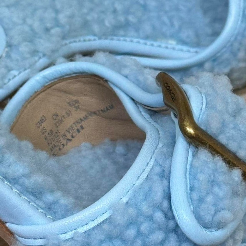 RARE Coach Baby Blue Shearling Sherpa Kitten Heels 6.5 - Picture 4 of 6